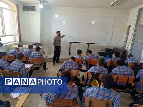   مشاوره و اهدای جوایز به برندگان مسابقه مشاوره