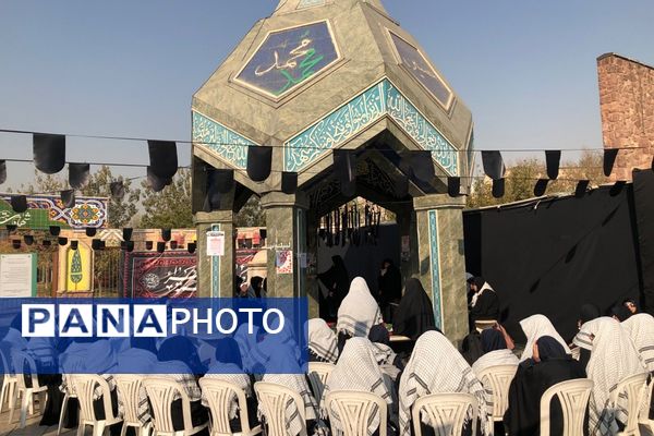 مراسم غبار‌روبی مزار شهدای گمنام در ناحیه دو شهرری 