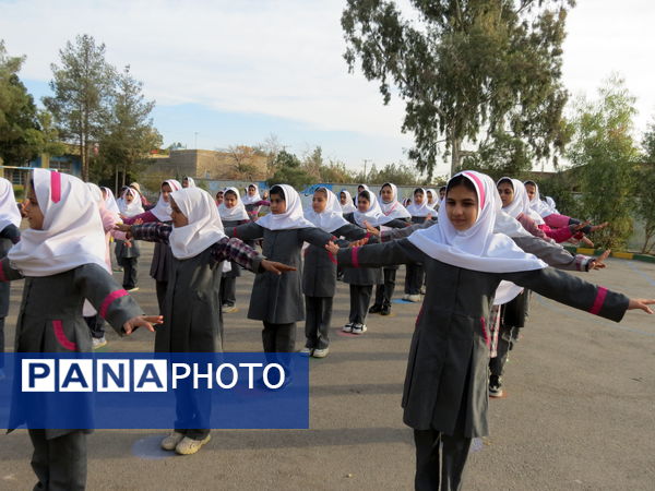 نشاط و شادابی دانش‌آموزان در مدرسه شهید هاشمی‌نژاد خاتم