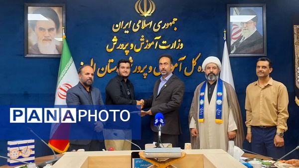 نشست دانش‌آموز خبرنگاران پانا استان البرز با مدیرکل آموزش‌وپرورش به مناسبت روز خبرنگار