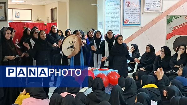 جشن یلدا در دبیرستان حضرت زینب(س) 