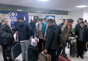 امروز سینه‌ستبرِ ایران شاهد چشم‌های پرشور و دل‌های بی‌قرار است