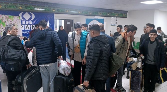 امروز سینه‌ستبرِ ایران شاهد چشم‌های پرشور و دل‌های بی‌قرار است