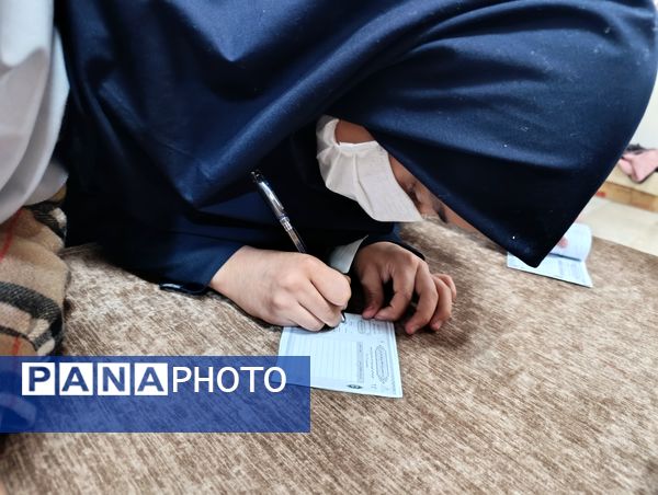 رقابت پرشور دانش آموزان در انتخابات شورای دبیرستان میرزا جعفر سروقد