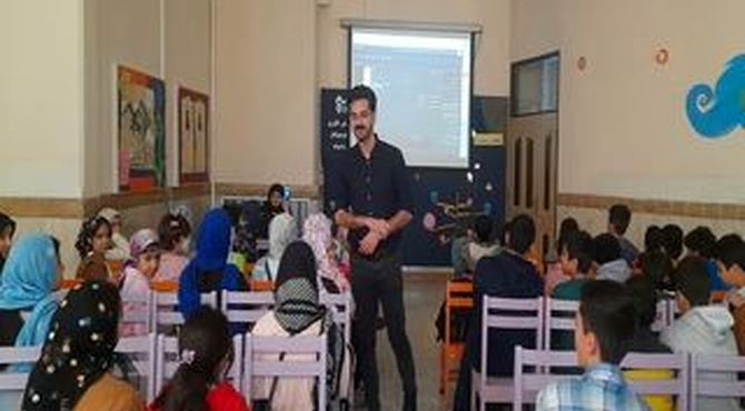 نشست بر مدار هشتم در کانون پرورشی فکری کودکان و نوجوانان