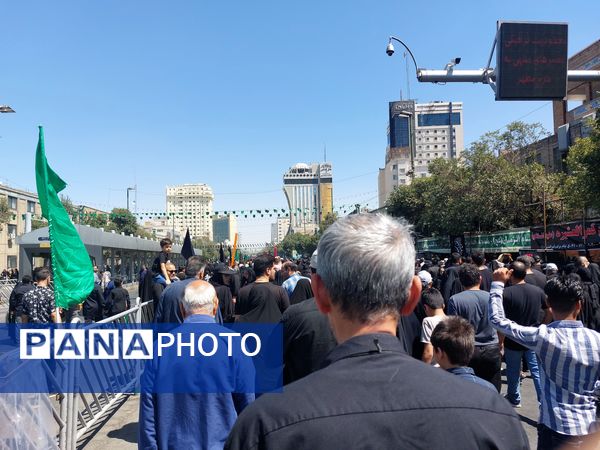 مراسم پیاده‌روی جاماندگان اربعین حسینی در مشهد 