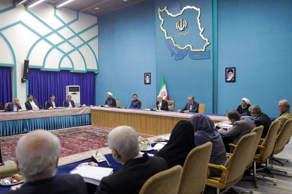 عارف: با نگاه امنیتی مانع بازگشت نخبگان به کشور شده‌ایم