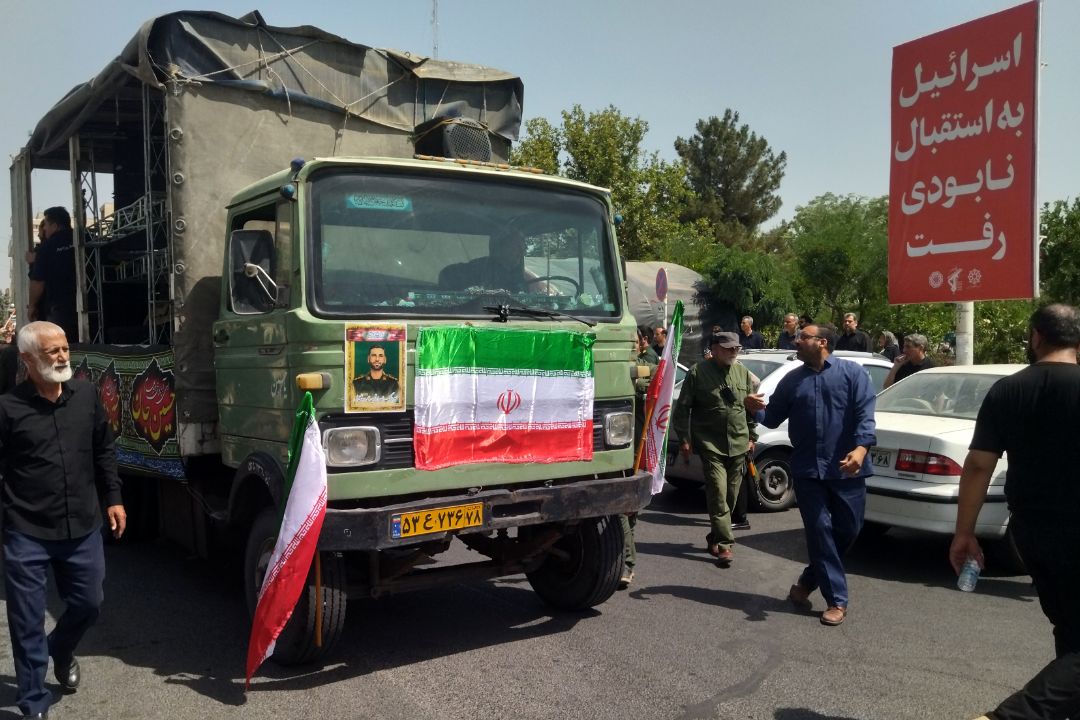 تشییع پیکر شهدای مدافع وطن در شهرک وحدت شهرستان فردیس