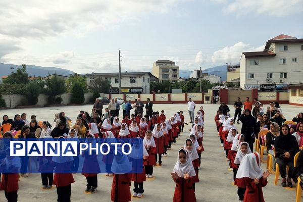 زنگ شکوفه‌ها در شهرستان عباس‌آباد به صدا درآمد