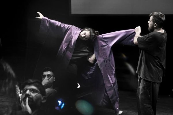 نگاهی به نمایش( برادران کارامازوف) 