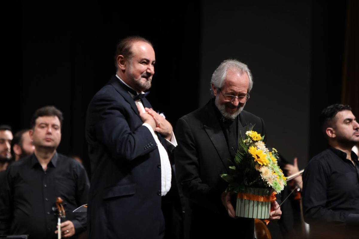 «شبانگاهان» تالار وحدت در «آن لحظهها»