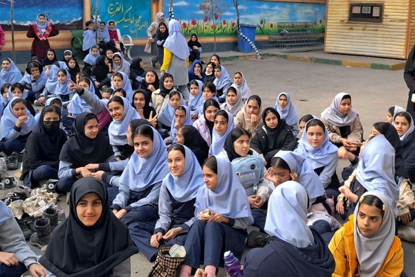 جشن میلاد‌ با‌سعادت حضرت فاطمه زهرا (س) در دبستان دخترانه فرهنگیان۲