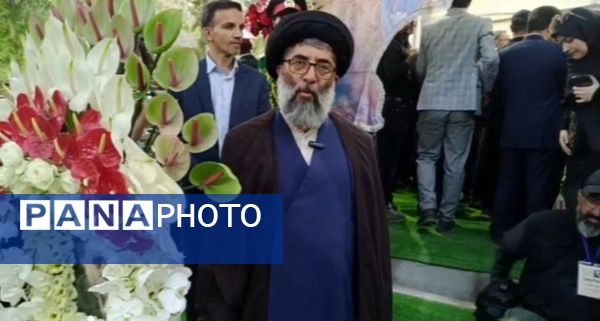 مراسم خاکسپاری استاد فرشچیان با حضور مسئولان ملی و کشوری در استان اصفهان
