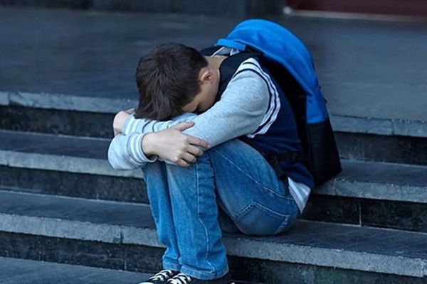 یک نوجوان چگونه می‌تواند بر نگرانی‌های خود غلبه کند؟