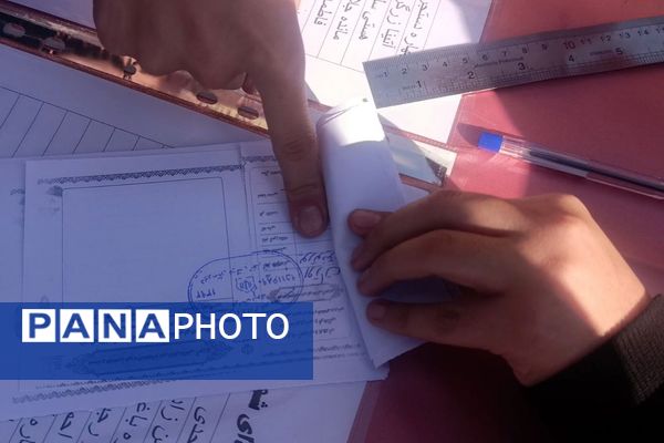 انتخابات شورای دانش آموزی در دبیرستان مهر نیشابور