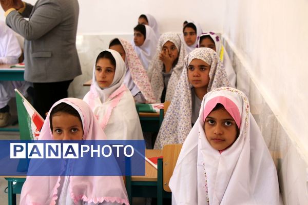 آیین بهره‌برداری متمرکز از ۵۶ پروژه آموزشی با ۱۶۲ کلاس درس
