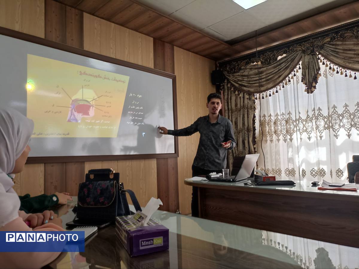 دوره فوق پیشرفته گویندگی «گامی برای بیان شما» در خبرگزاری پانا آذربایجان شرقی