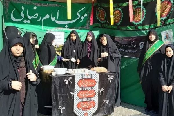 برپایی موکب ایام عزاداری فاطمیه در دبیرستان صدرا یزد