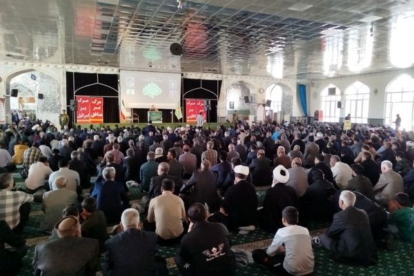 نماز جمعه شهرستان کاشمر با حضور پر رنگ مردم ترشیز کهن برگزار شد 