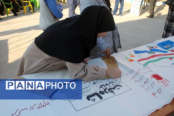 نواخته‌شدن زنگ انقلاب در مدارس استان بوشهر 