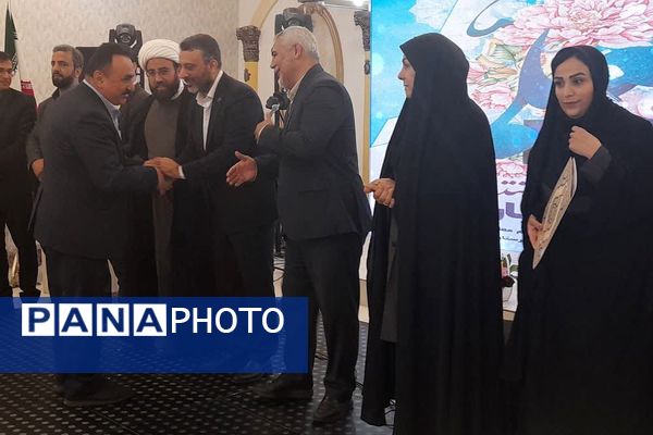 تجلیل از مدیران و معلمان نمونه مدارس غیردولتی شهرستان اسلامشهر 