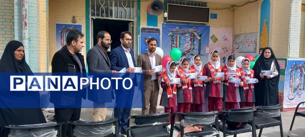 زنگ جشن نیکوکاری با شعار «عیدی برای همه» در دبستان دخترانه شاهد کوهدشت 