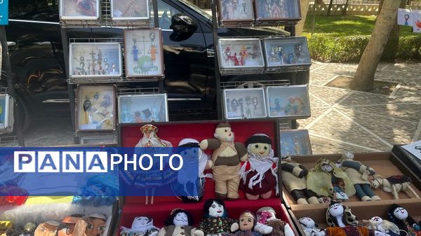 فرزندان ایران زمین در کنار آرامگاه حکیم‌ توس