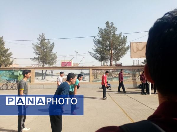 آغاز رقابت‌های ورزشی دبیرستان نمونه آیت‌الله خامنه‌ای 