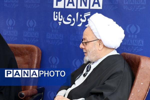 غرفه نسل افتخار سازمان دانش‌آموزی استان آذربایجان شرقی در راهپیمایی ۱۳‌ آبان