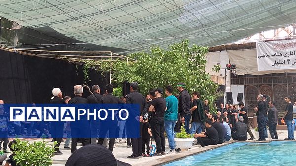 مراسم عاشورای حسینی در انگورستان ملک اصفهان