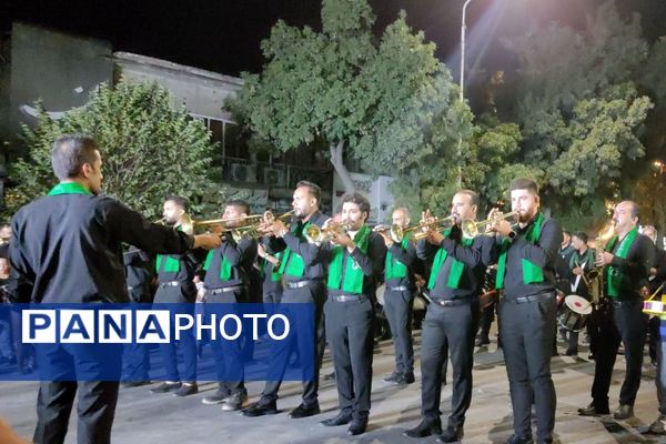 مراسم عزاداری شب عاشورا در خیابان‌های نیشابور 