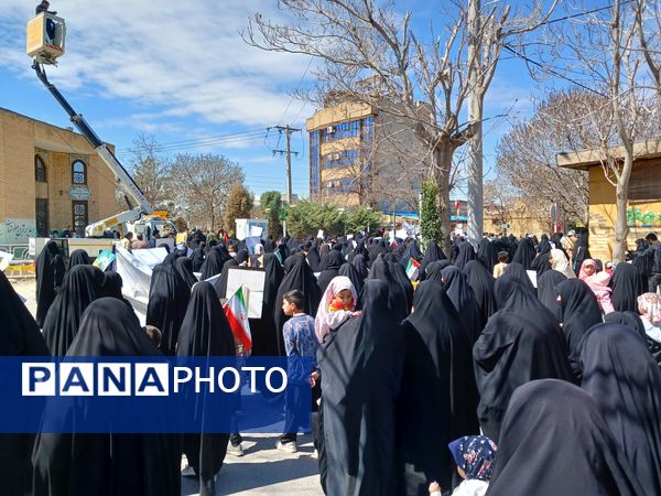حضور باشکوه مردم، دانش آموزان و فرهنگیان منطقه رضویه در راهپیمایی روز جهانی قدس 