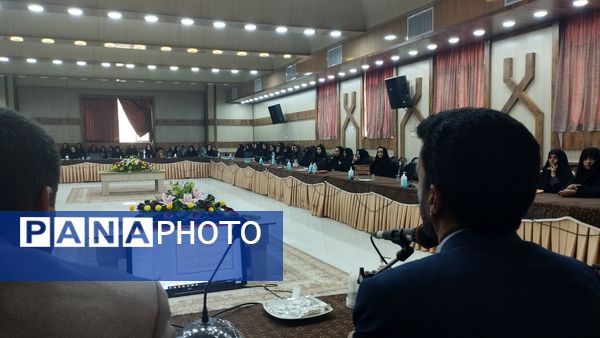 برگزاری مراسم تجلیل از مدیران برتر مدارس ابتدایی در خلیل‌آباد
