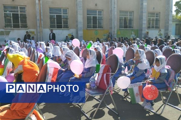 مراسم جشن شکوفه‌ها در ناحیه یک زنجان