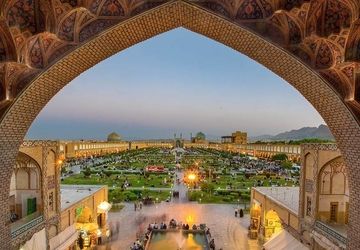 اجرای شعر با لهجه اصفهانی؛ طنین فرهنگ نصف‌جهان در واژه‌ها