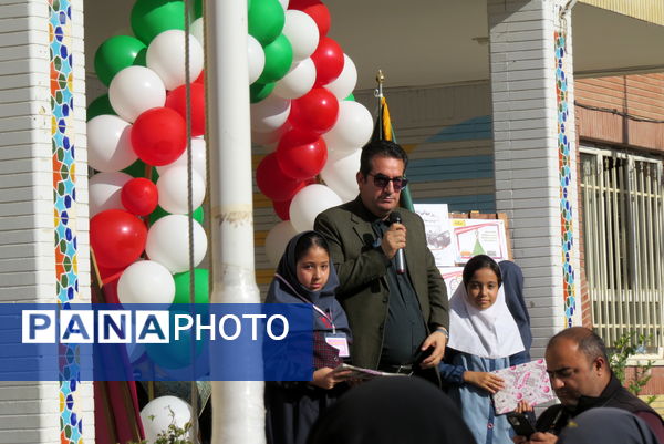 برنامه زنگ ایمنی و ترافیک در مدرسه شهدا فرهنگی دخترانه 