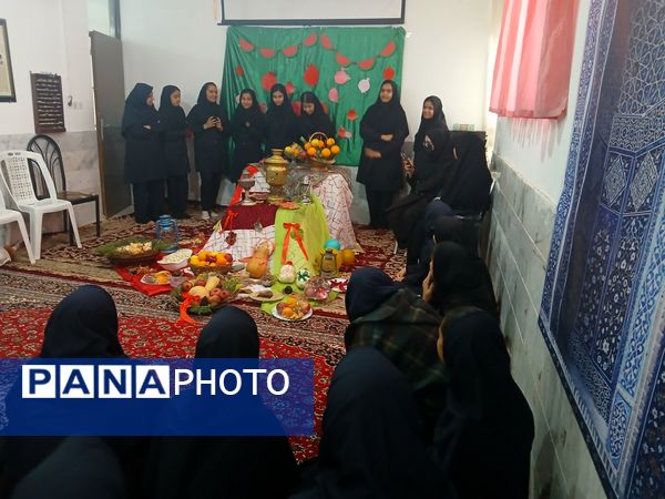 بزرگداشت شب یلدا آیین کهن ایرانی در آموزشگاه مرحوم صفری شهرستان خلیل‌آباد 