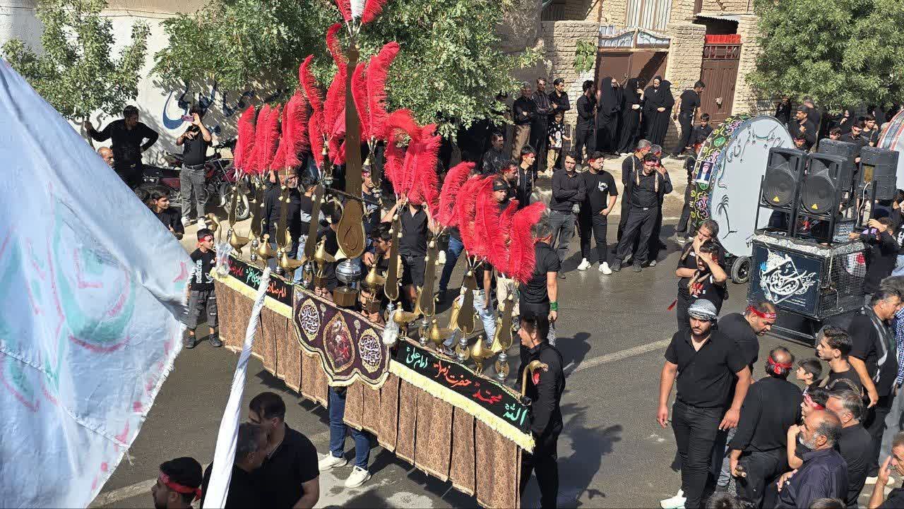 آیین تاسوعای حسینی؛ مردم روستای ارغا در سوگ علمدار کربلا