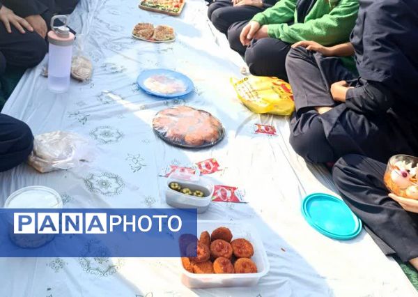 جشنواره صبحانه سالم در دبیرستان علی افشارنژاد ناحیه۶ مشهد