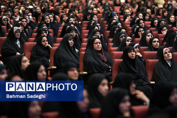 تجلیل از معلمان نمونه کشوری با حضور رئیس جمهوری
