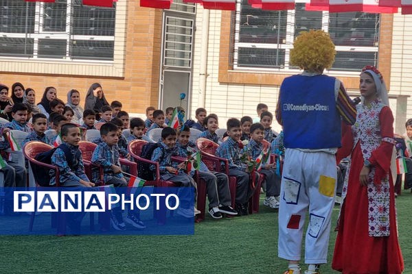 جشن شکوفه‌ها در دبستان آذر صابر ناحیه ۴ شیراز 