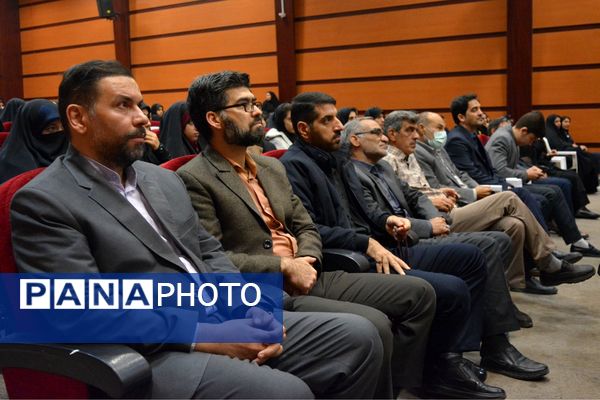 بدرقه دانش‌آموزان بهارستانی به راهیان‌نور