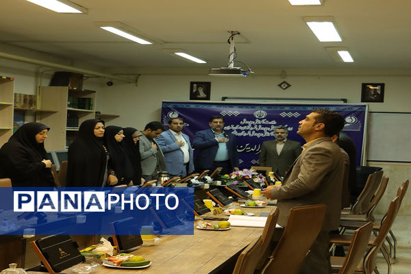 اولین نشست هیات امنای پژوهش سرای خواجه نصیرالدین طوسی و تقدیر از دانش‌آموزان نخبه پژوهشی