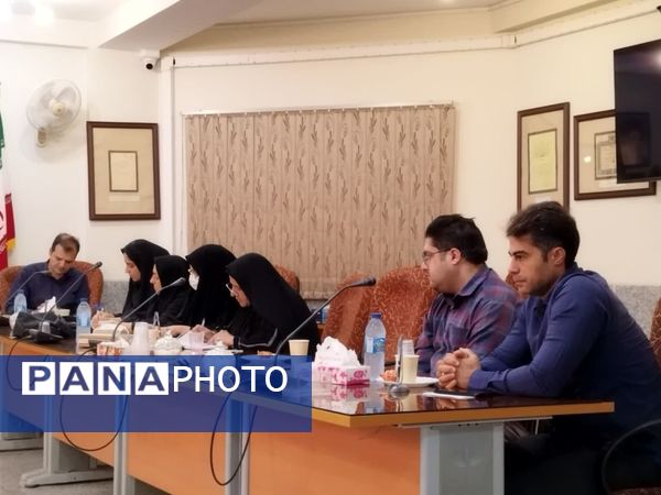 جلسه آموزشی ویژه مراقبان سلامت مدارس کاشان