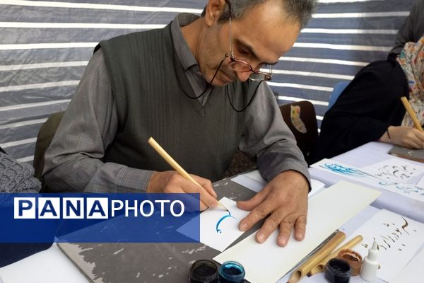 حضور دانش آموزان اسلامشهری در راهپیمایی ۱۳ آبان