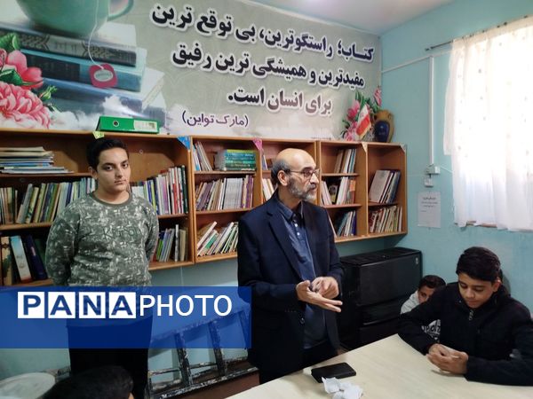 کارگاه خبرنگاری و انتخاب سر دبیر خبرنگاران پسر در شهرستان خلیل‌آباد 