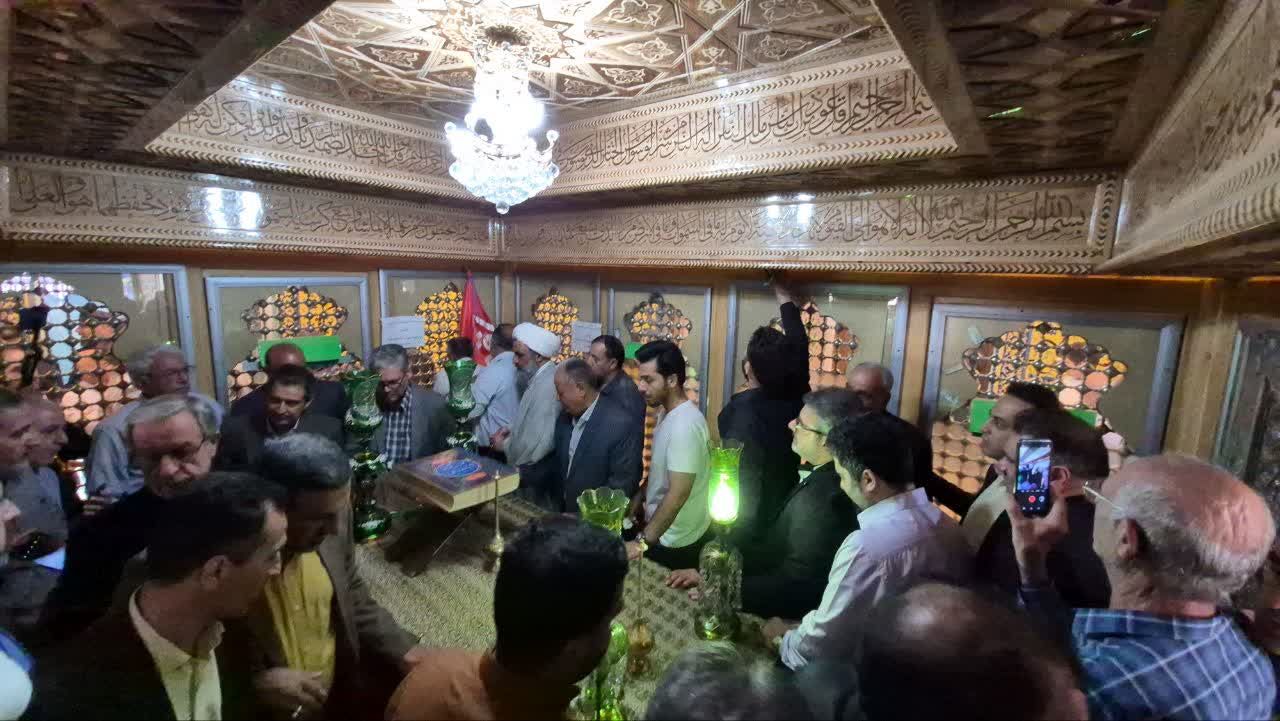 مراسم غبارروبی ضریح مطهر حضرت سلطانعلی(ع) همزمان با میلاد پیامبر(ص) و امام صادق(ع) در مشهد اردهال