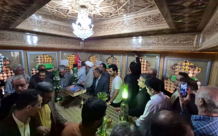 مراسم غبارروبی ضریح مطهر حضرت سلطانعلی(ع) همزمان با میلاد پیامبر(ص) و امام صادق(ع) در مشهد اردهال