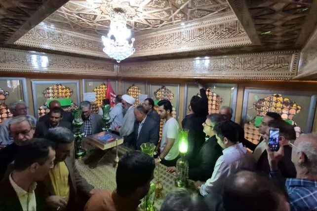 مراسم غبارروبی ضریح مطهر حضرت سلطانعلی(ع) همزمان با میلاد پیامبر(ص) و امام صادق(ع) در مشهد اردهال