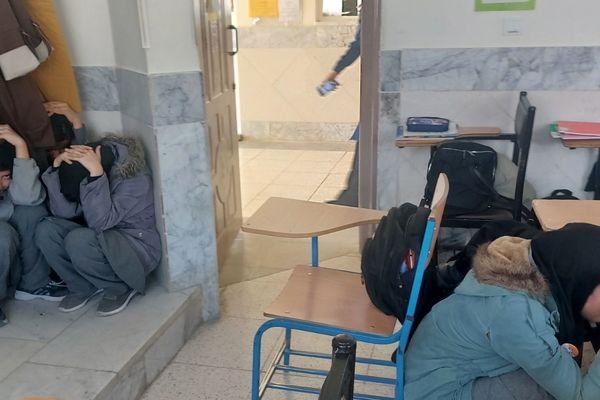 مانور زلزله در دبیرستان دخترانه امید 